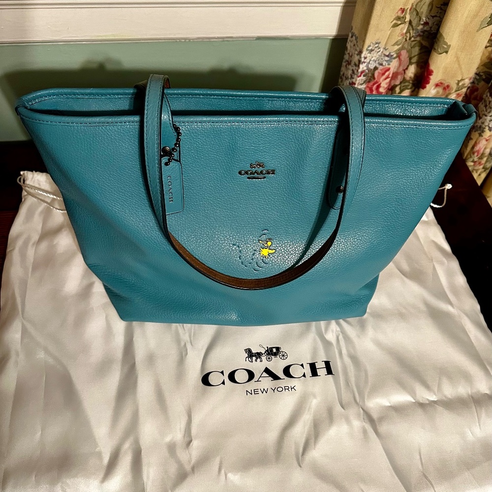 Coach Limited Edition Peanuts Woodstock City Zip Tote